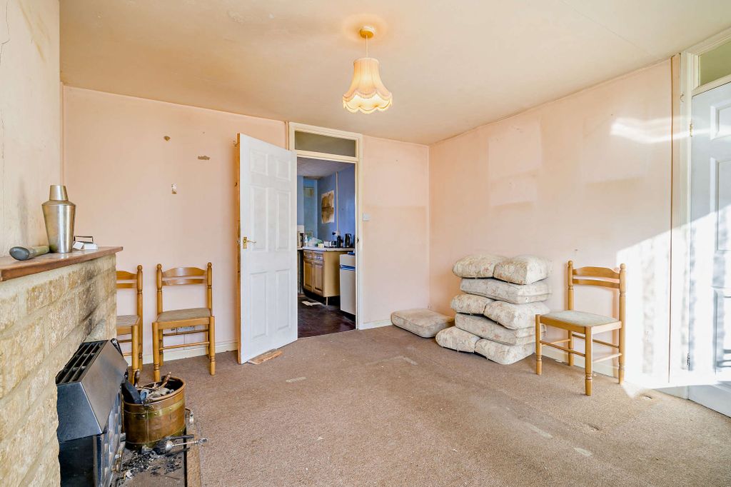 Property photo 3 of 24