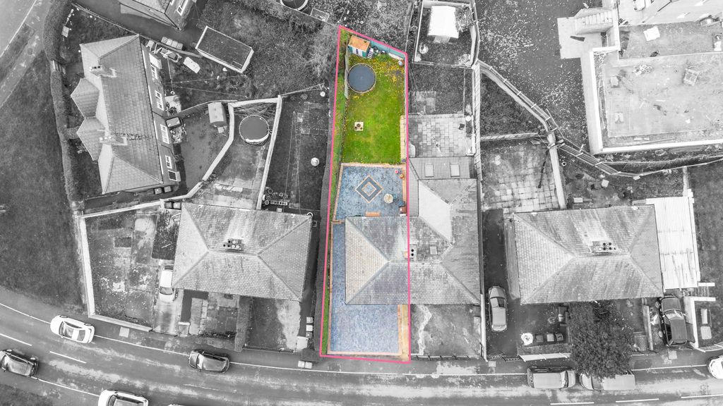 Property photo 3 of 22 8Ambertonmount4