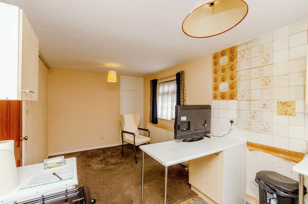 Property photo 3 of 15
