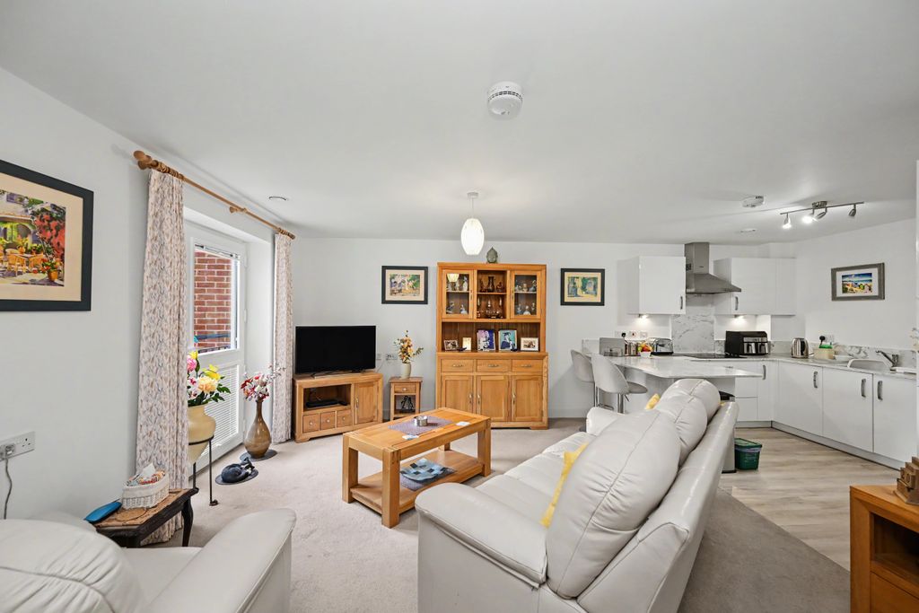 Property photo 3 of 19