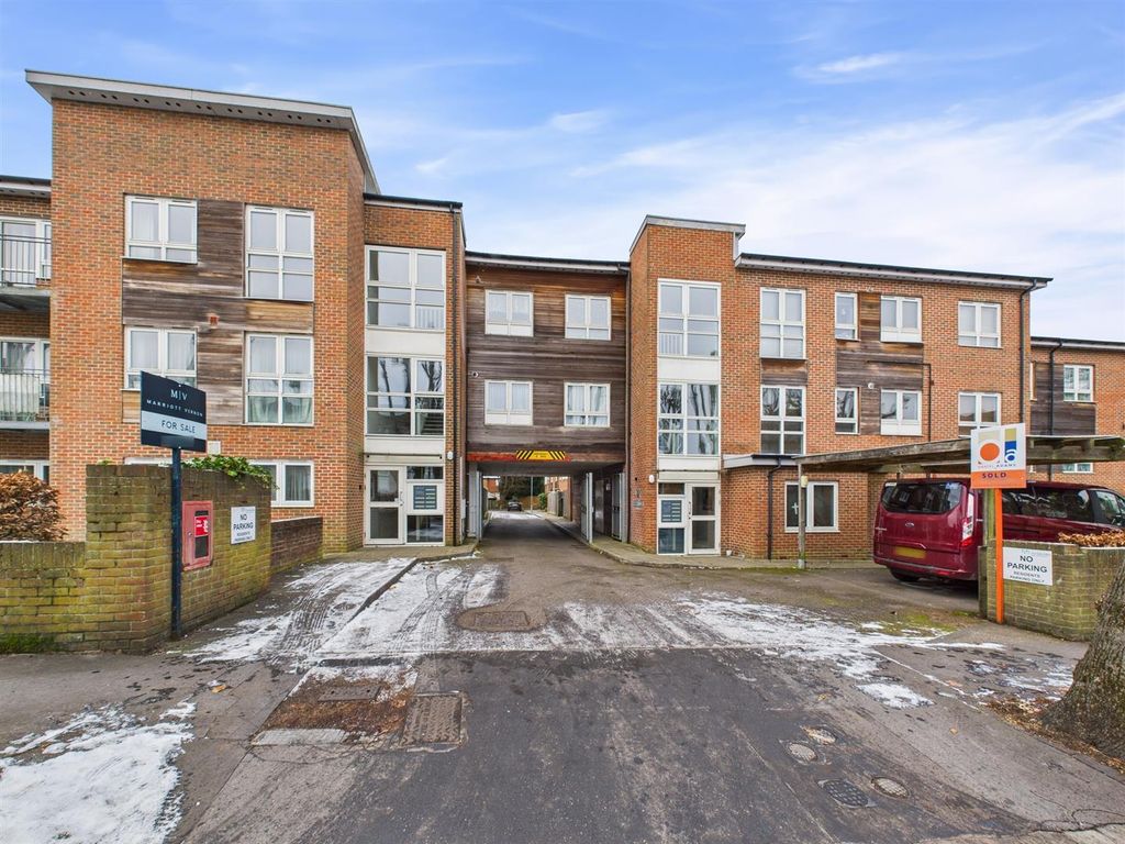 Property photo 1 of 20 Cam02885G0-Pr0532-Still025.Jpg