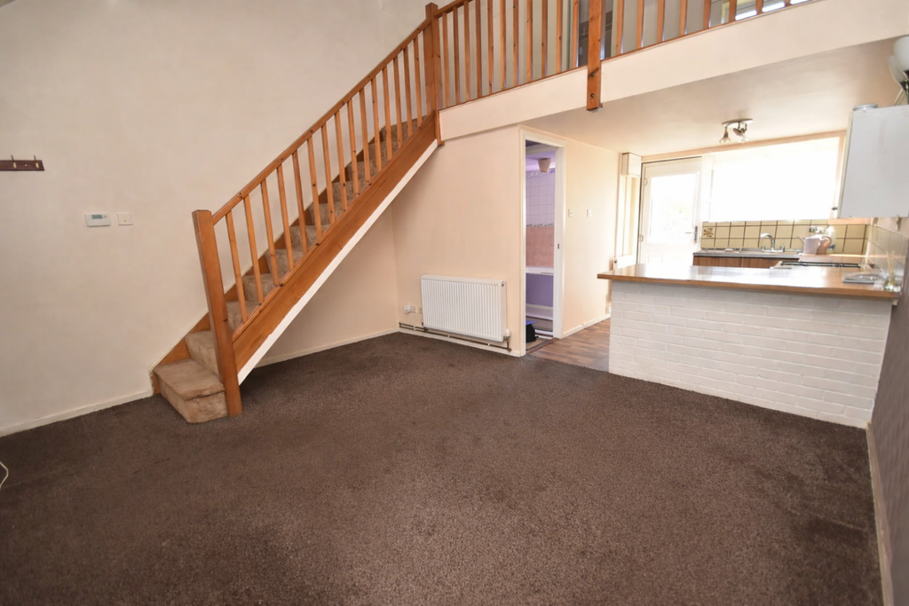 Property photo 2 of 12 Lounge