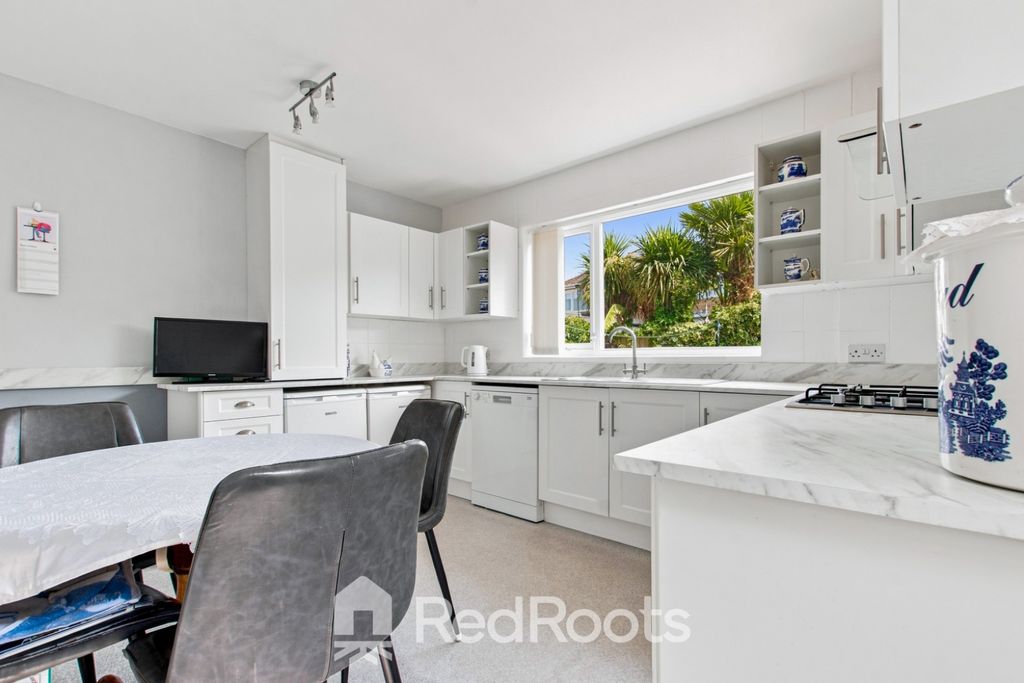 Property photo 2 of 24 5279892