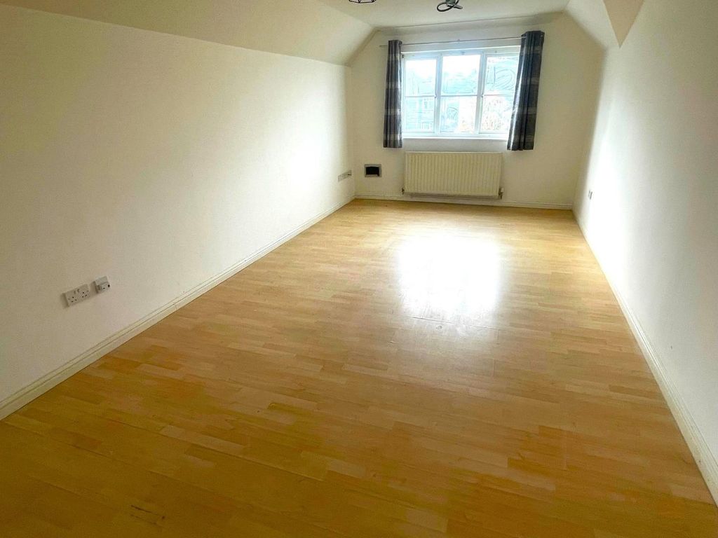 Property photo 3 of 10 Living Room.Jpg