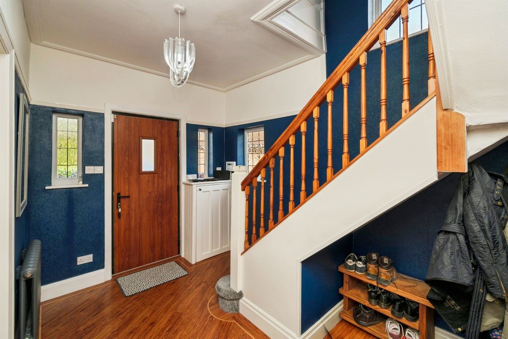 Property photo 3 of 24