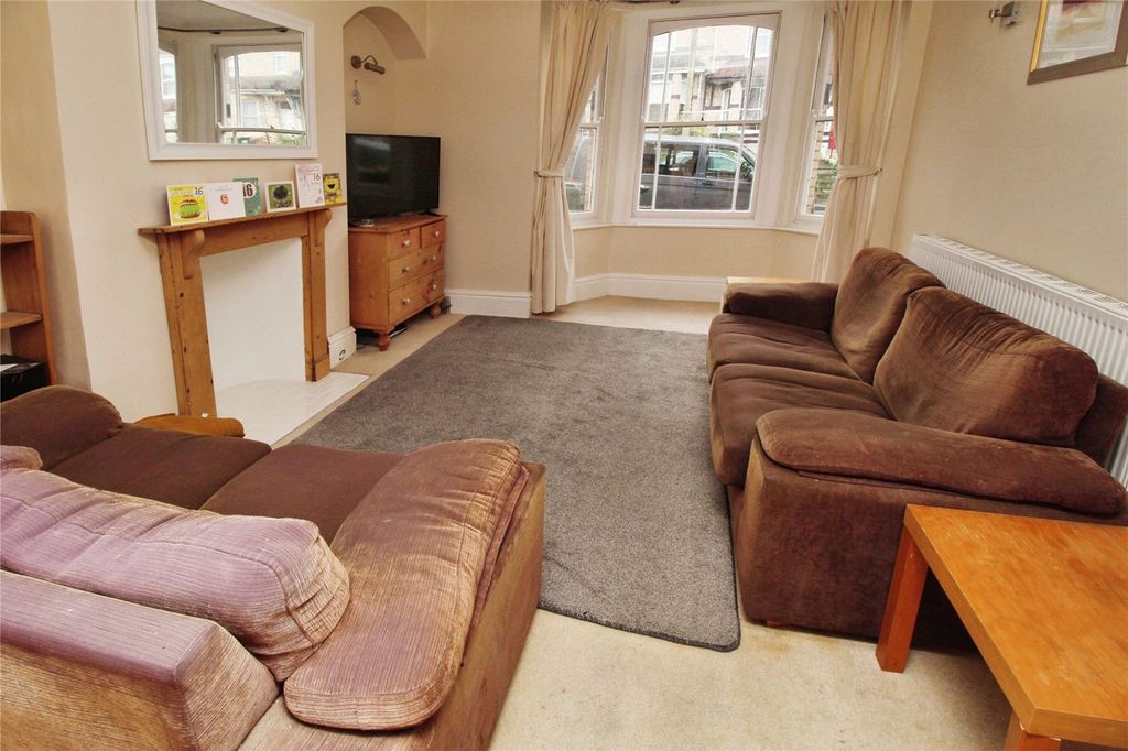 Property photo 2 of 19 Picture No. 10