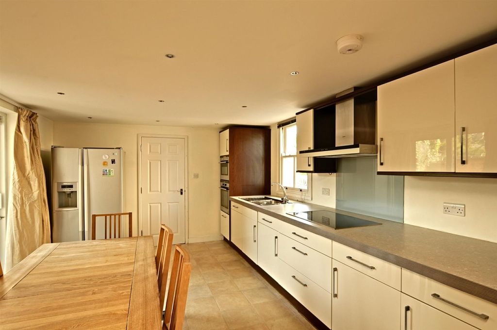 Property photo 2 of 7 9 Canal Street 6.Jpg