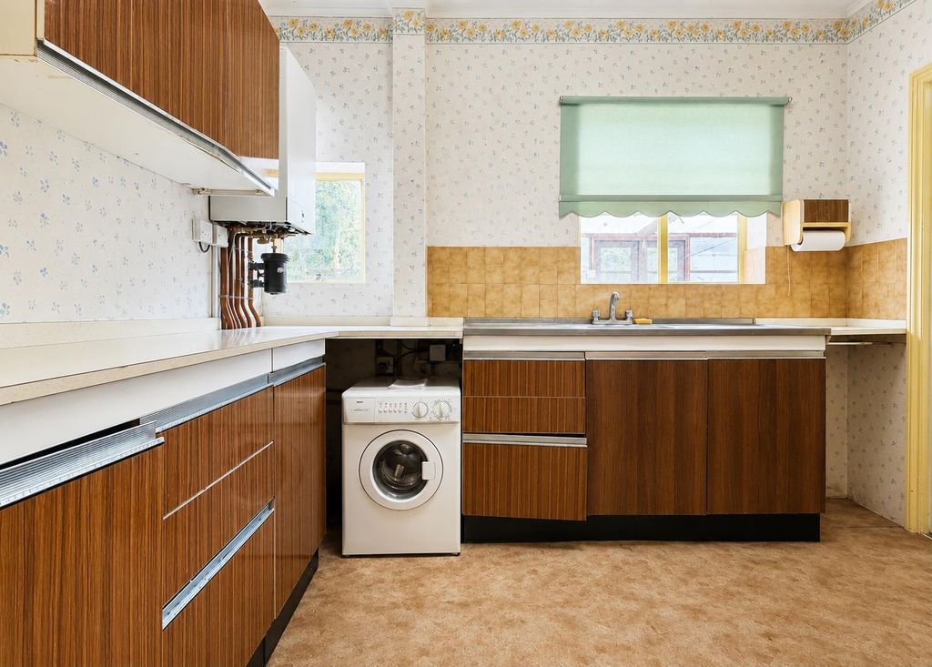 Property photo 3 of 22 94E21288-3B1E-4605-A489-1135Aeeacdfb.Png