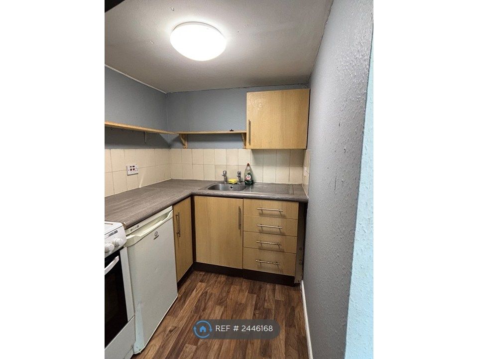 Property photo 2 of 8 Kitchen