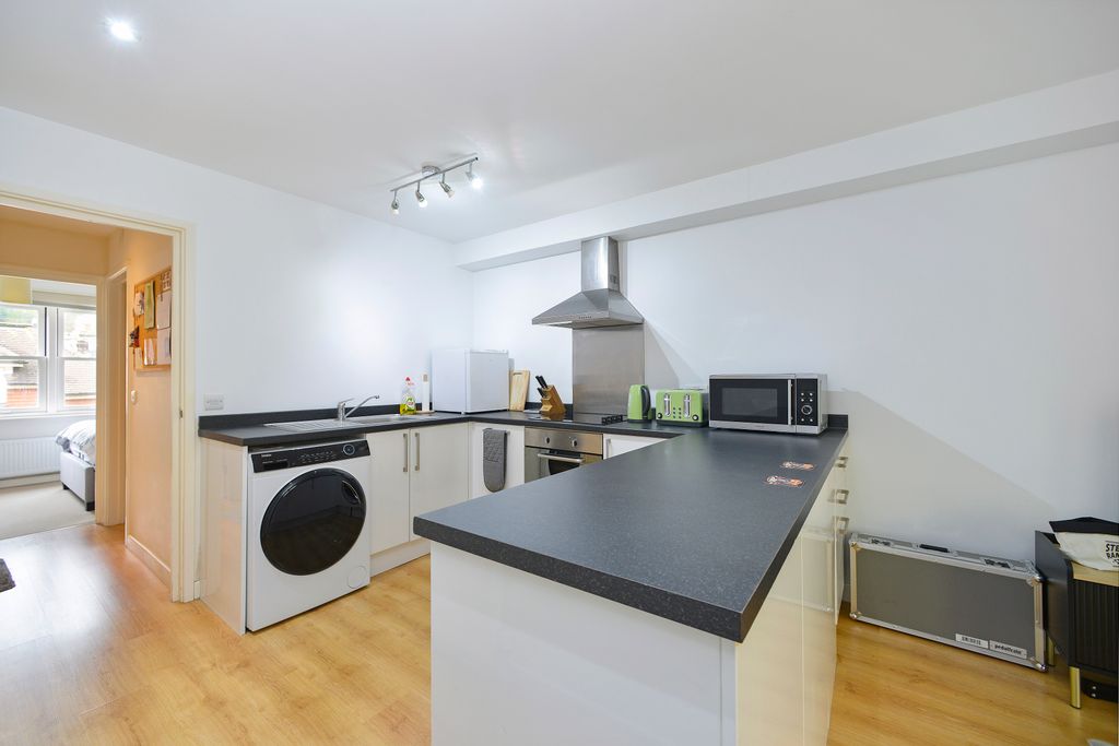 Property photo 2 of 10 Kitchen