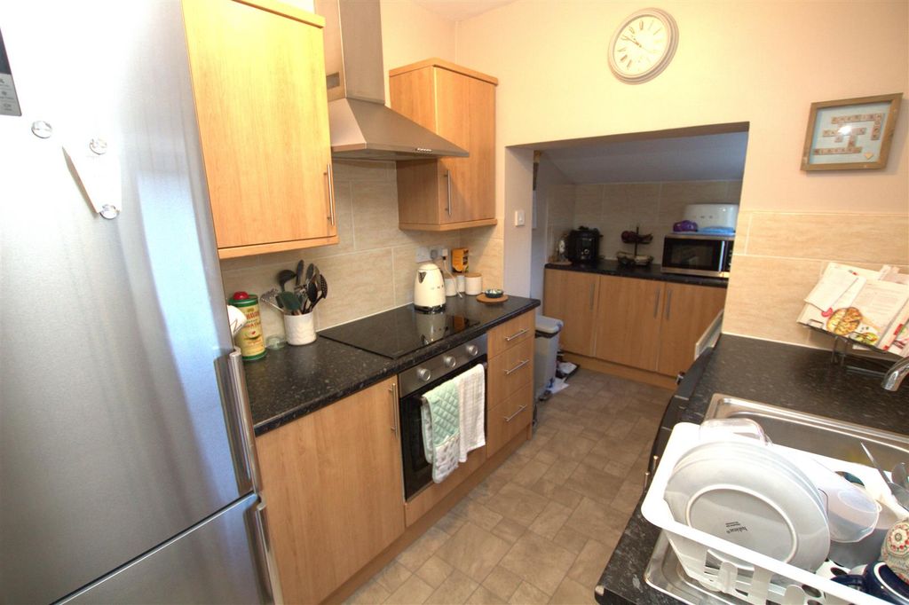 Property photo 3 of 6 Kitchen.Jpg