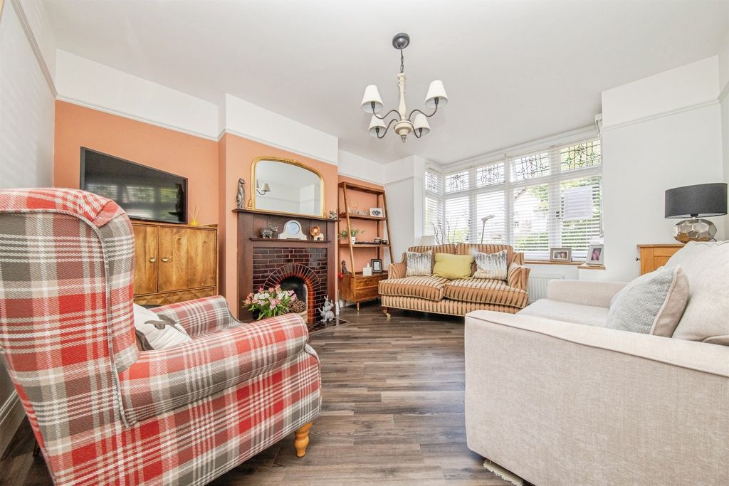 Property photo 3 of 18