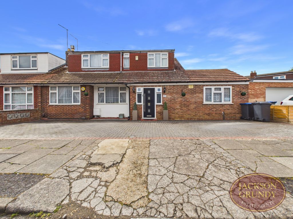 Property photo 1 of 25 Parklands Avenue