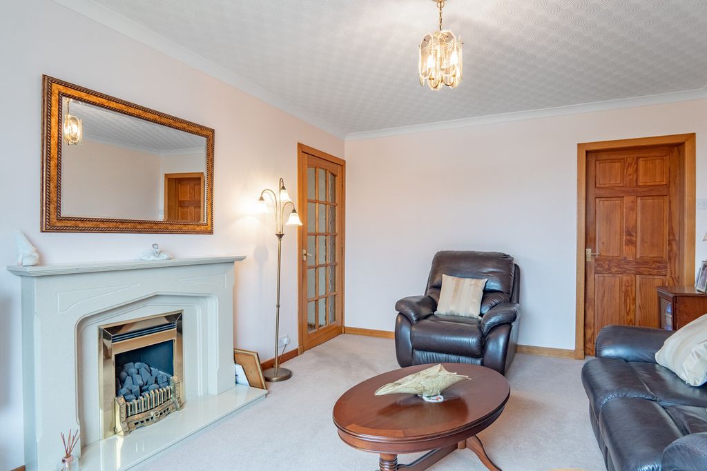 Property photo 3 of 35