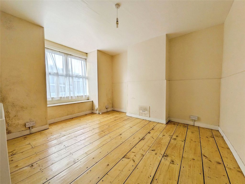 Property photo 2 of 10 Picture No. 11