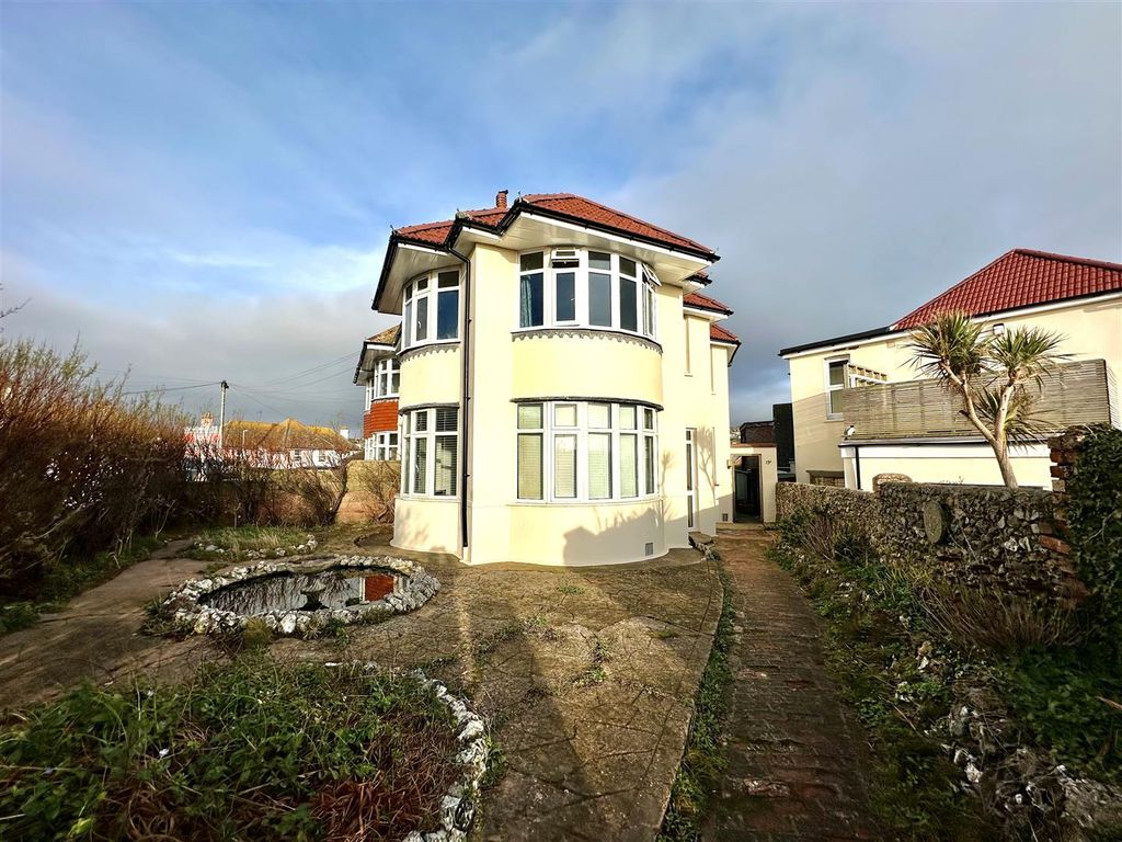 Property photo 2 of 21 301.Jpg