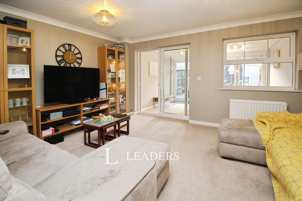 Property photo 3 of 19 Pbox-Img.Jpg