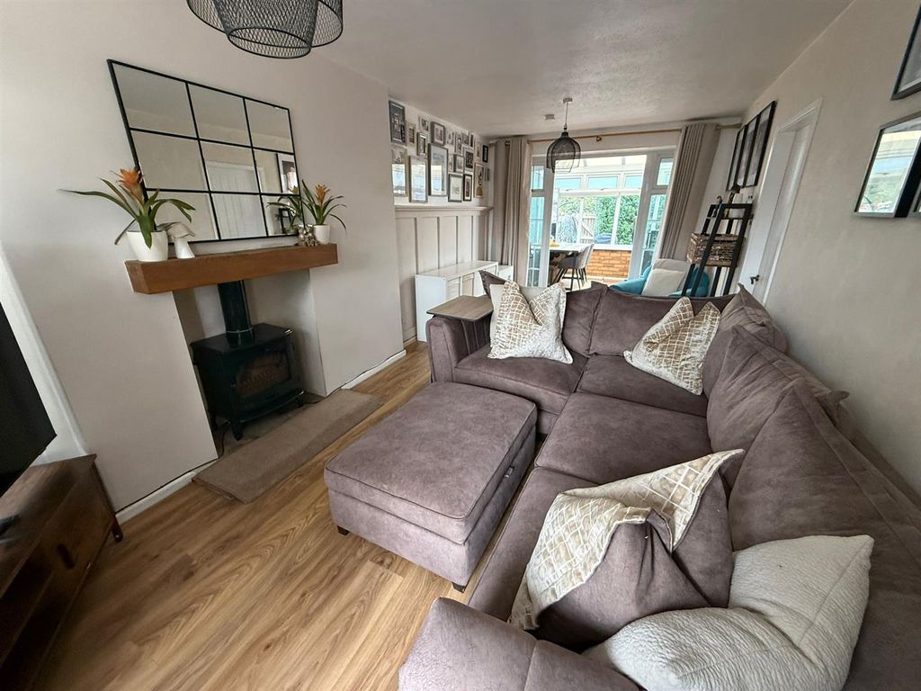 Property photo 2 of 17 Photo-2025-10-10-13-45-00[1].Jpg