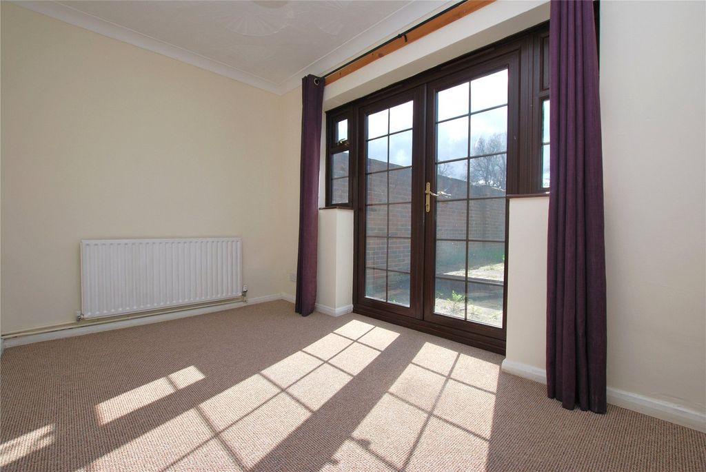 Property photo 3 of 11 Picture No. 30