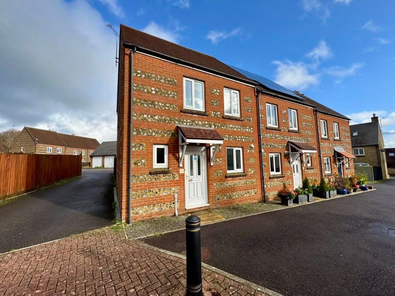 Property photo 1 of 9 Photo 12