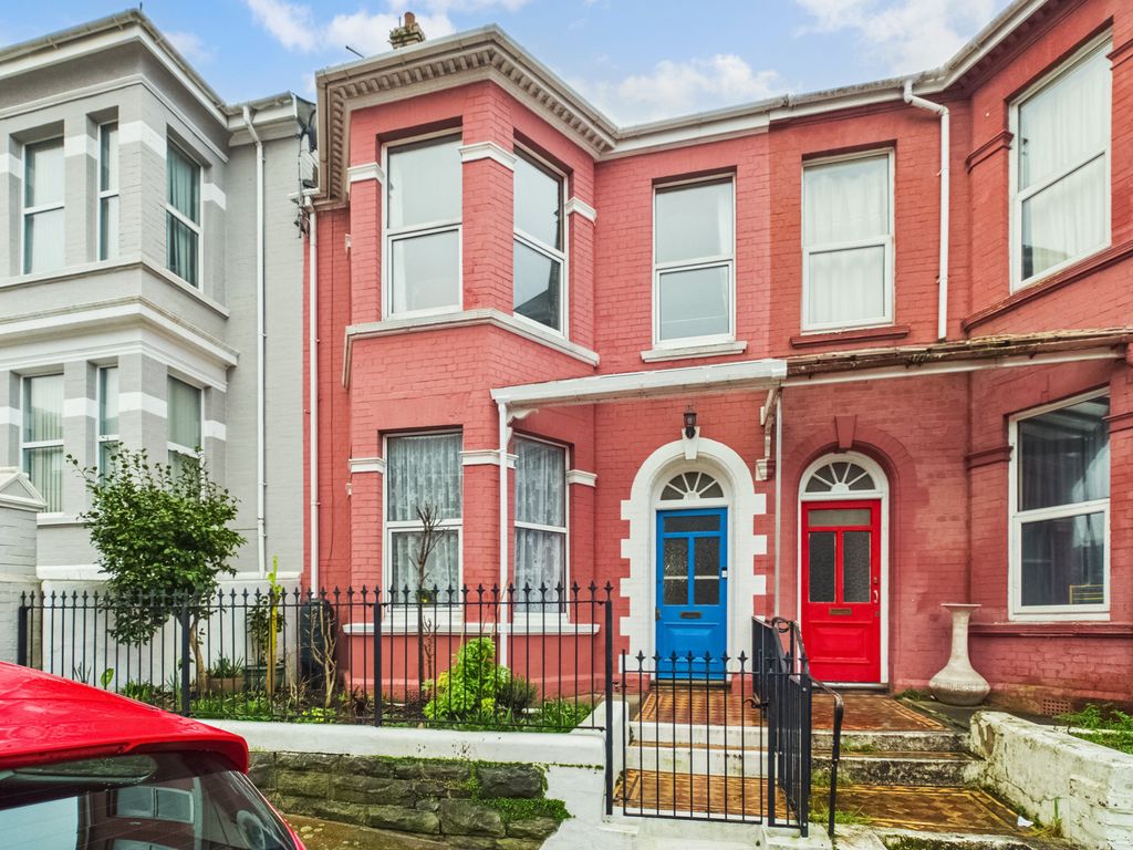 Property photo 1 of 31