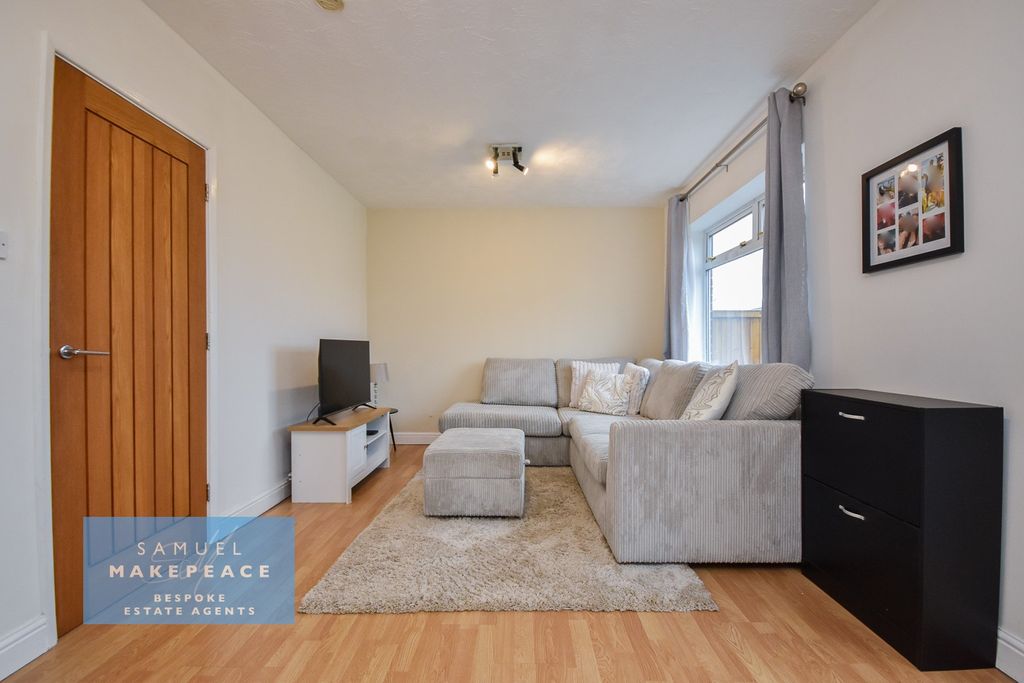 Property photo 3 of 21 Gallery