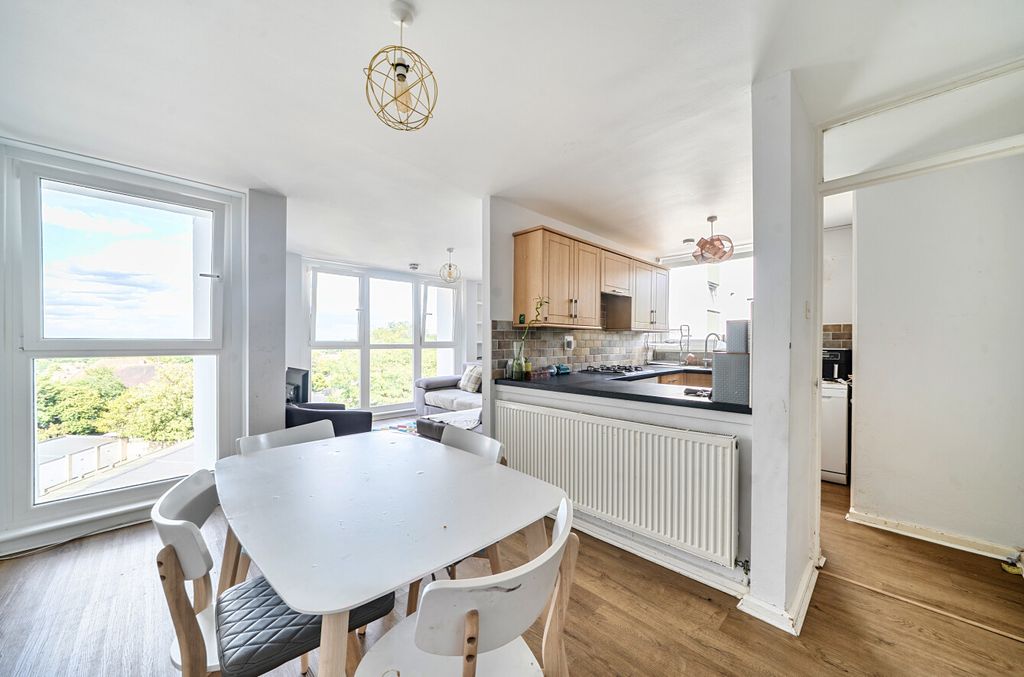 Property photo 3 of 10 1497755-12-6A6Be0...