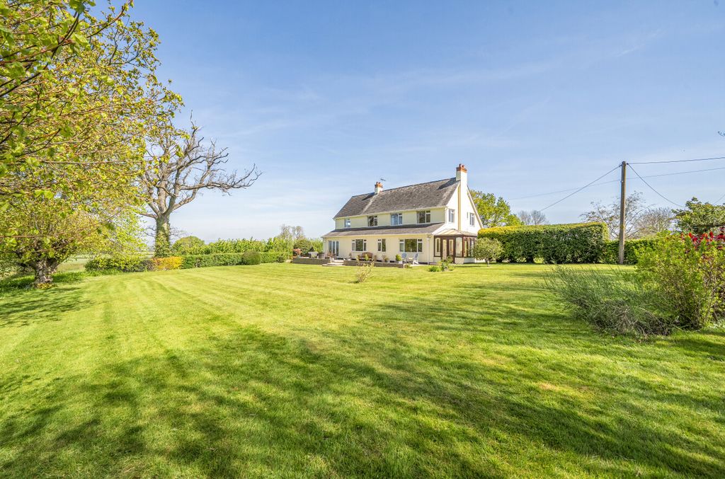 Property photo 2 of 38 1440147-11-69Ea5A...