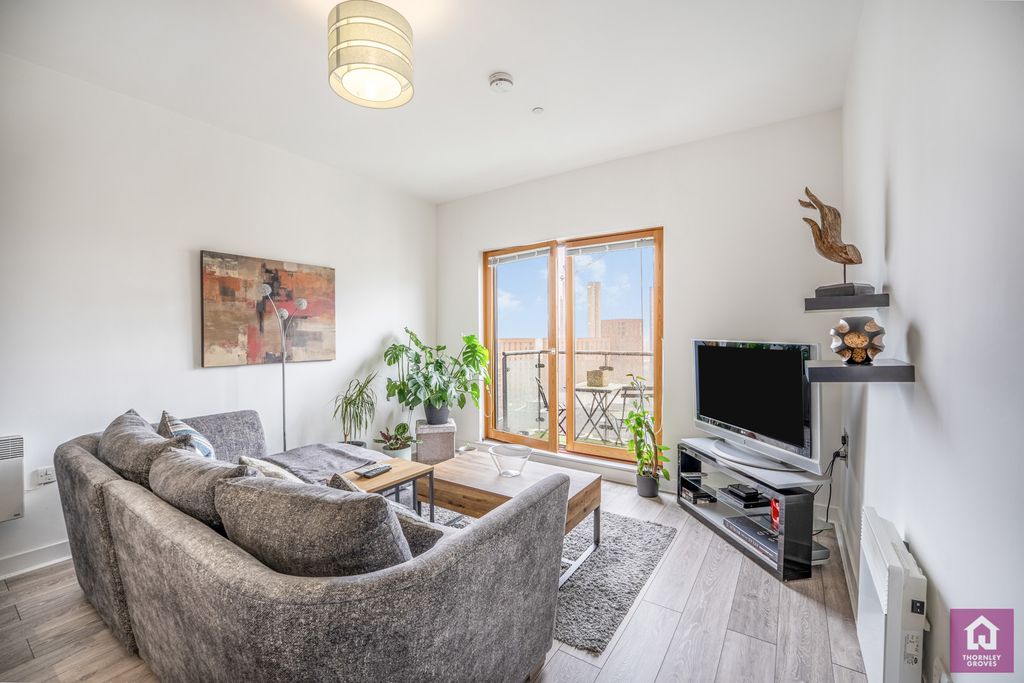 Property photo 2 of 16 Pbox-Img.Jpg