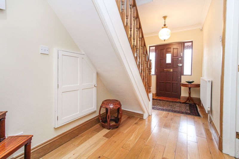 Property photo 2 of 24 Entrance Hall