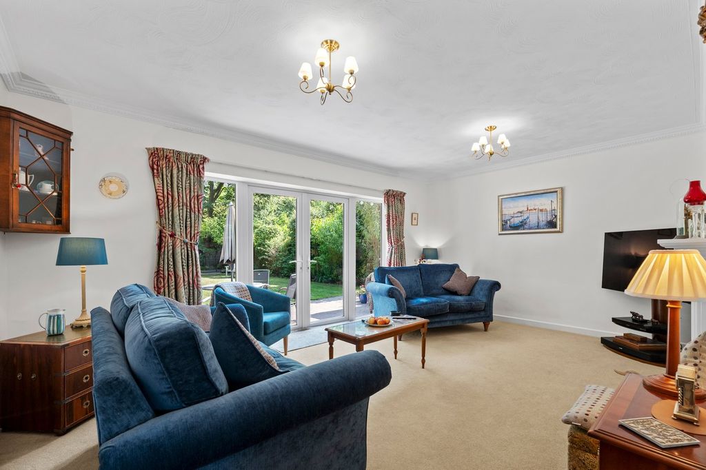 Property photo 3 of 34