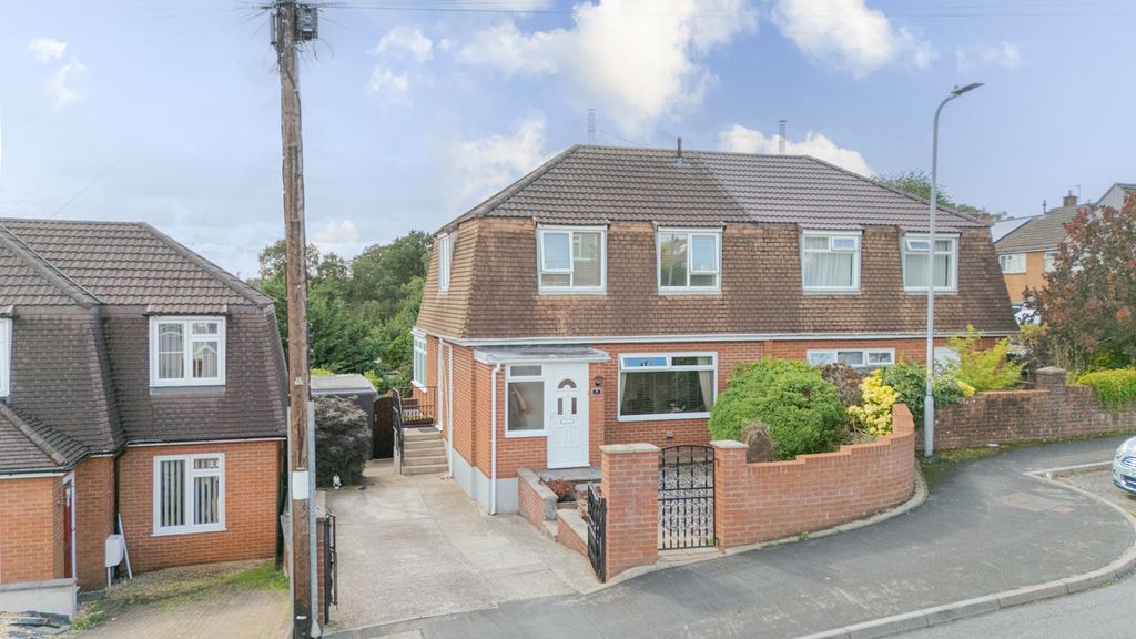 Property photo 1 of 32