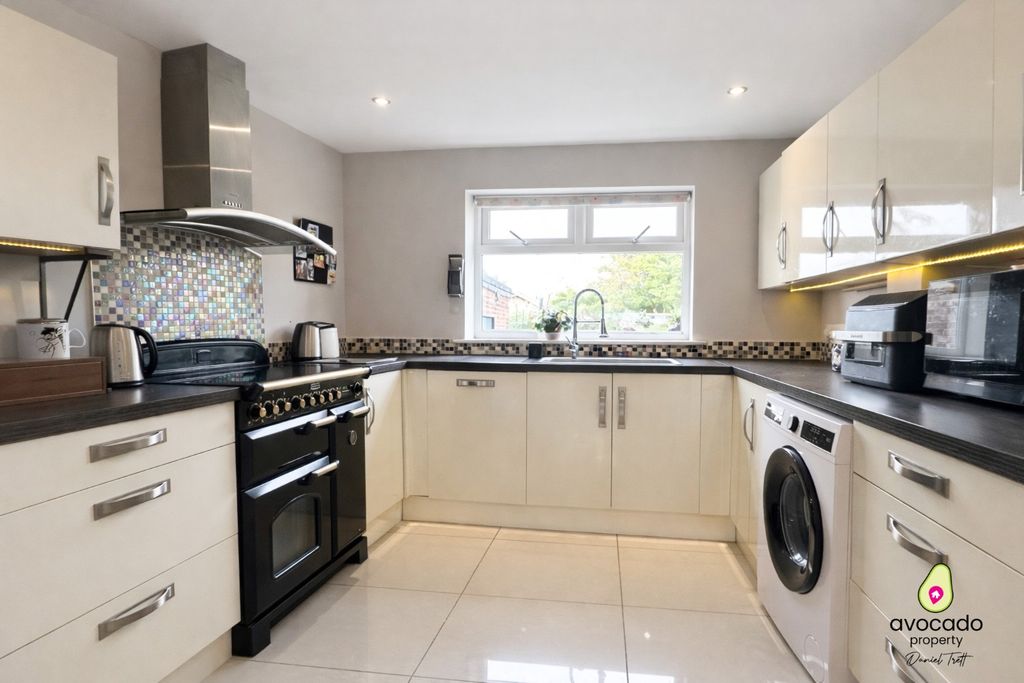 Property photo 1 of 18 4948870