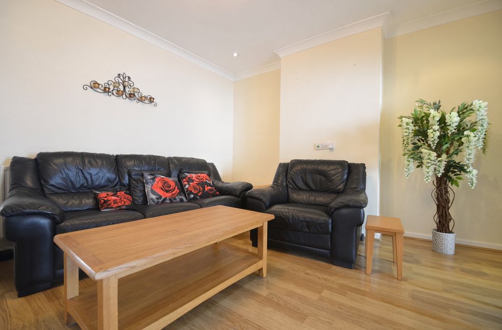 Property photo 3 of 11 R9R9L