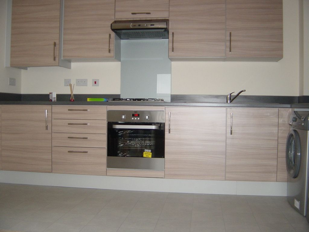 2 bed flat to rentGascoigns Way, Patchway BS34 photo 5