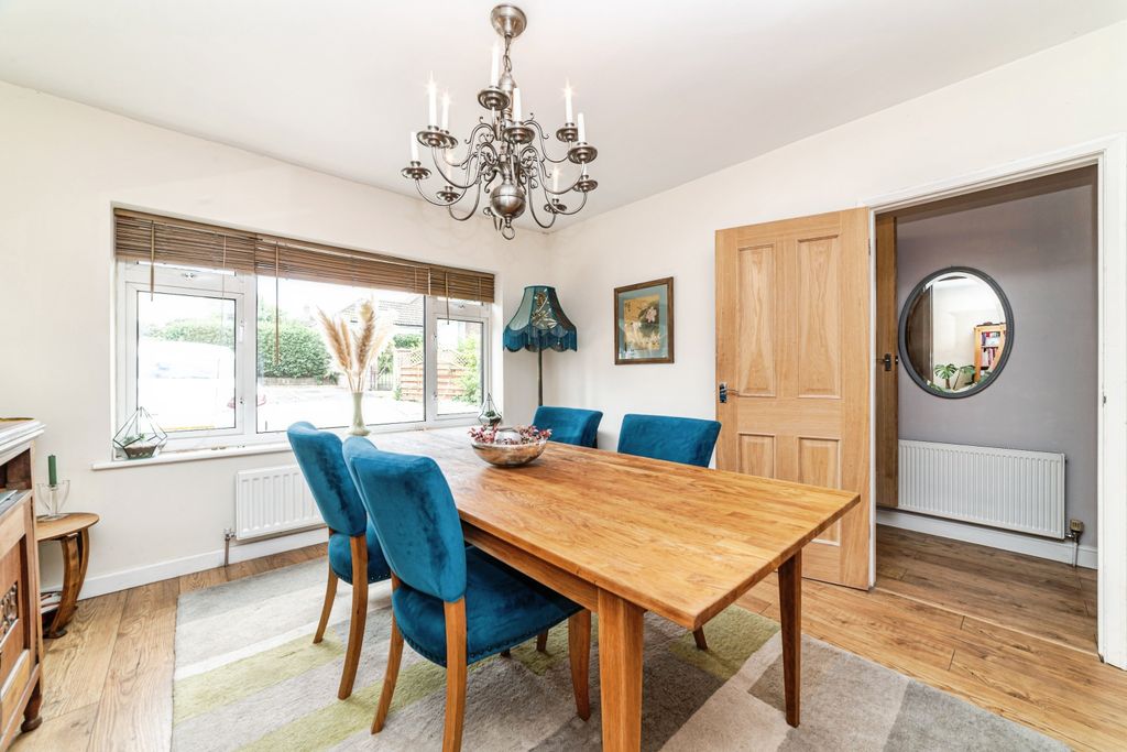 Property photo 2 of 49 Dining Room