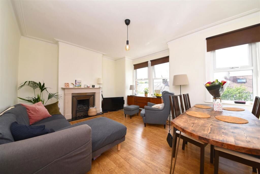 Property photo 2 of 8