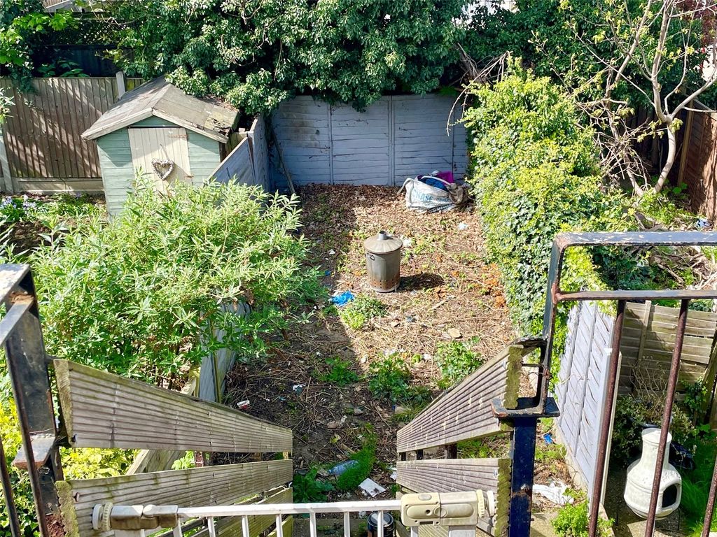 Property photo 3 of 8 Picture No. 07