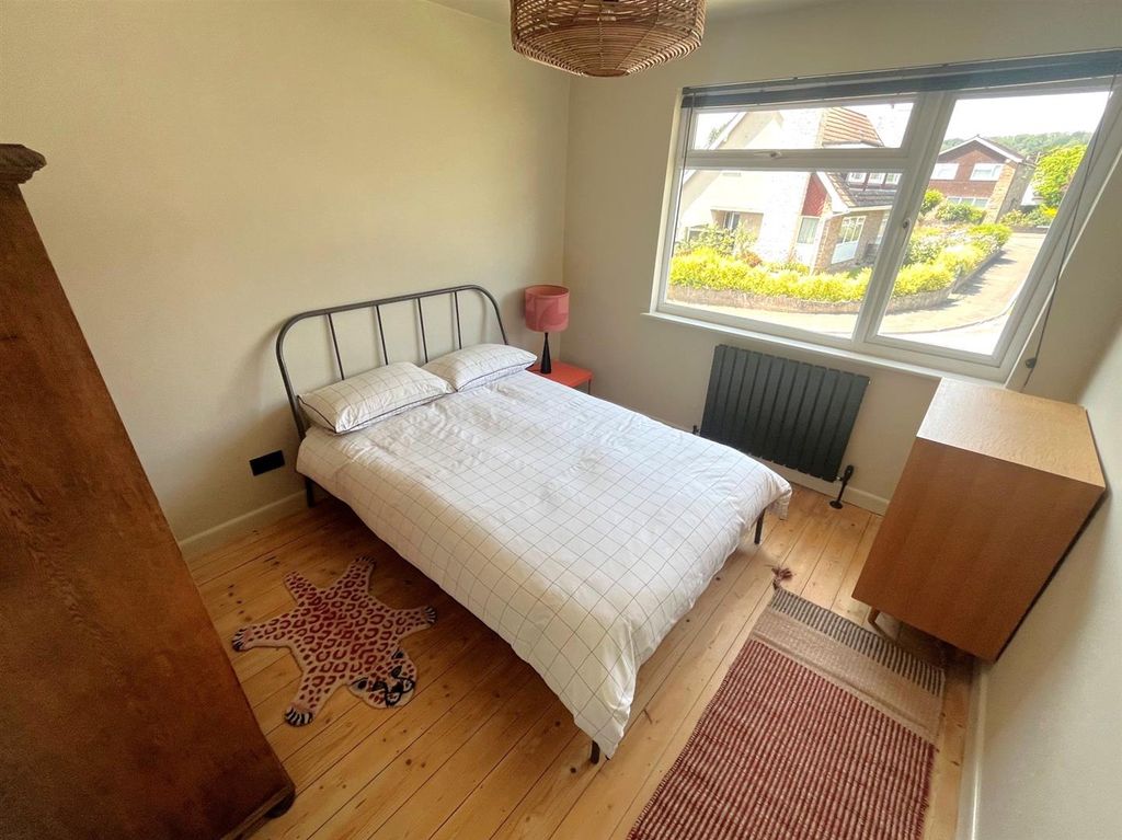Additional image 17 of 4 bed semi-detached house for saleHutton Close, Westbury-On-Trym, Bristol BS9