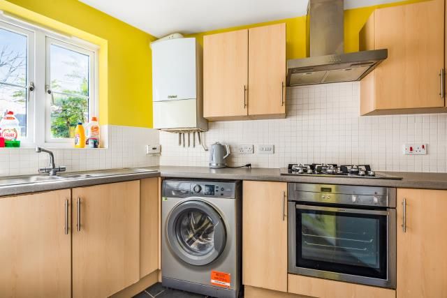 Property photo 2 of 10 Kitchen