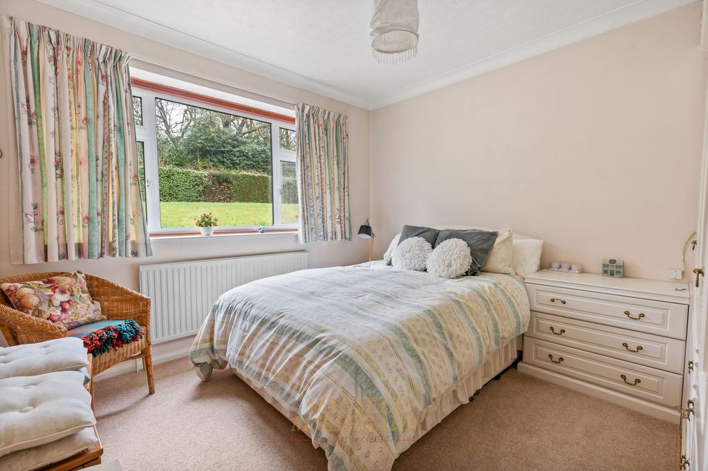 Additional image 15 of 6 bed detached house for saleImberhorne Lane, East Grinstead RH19