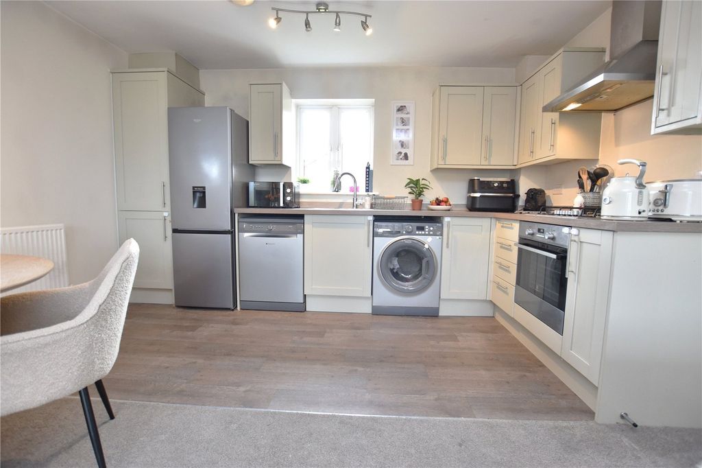 Property photo 3 of 14 Picture No. 30