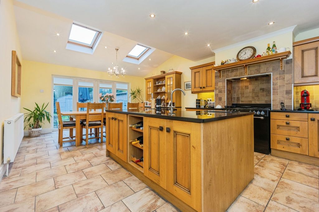 Property photo 3 of 19 Pbox-Img.Jpg