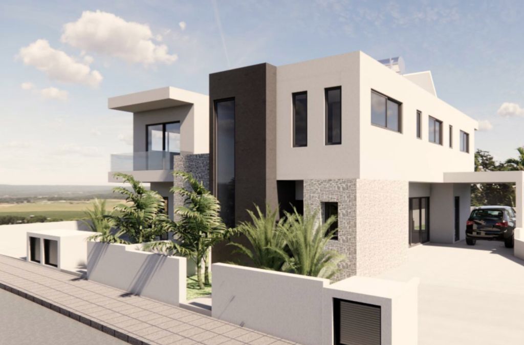 Property photo 3 of 12