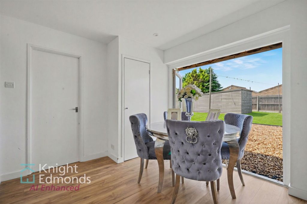 Property photo 3 of 15 Dining Area
