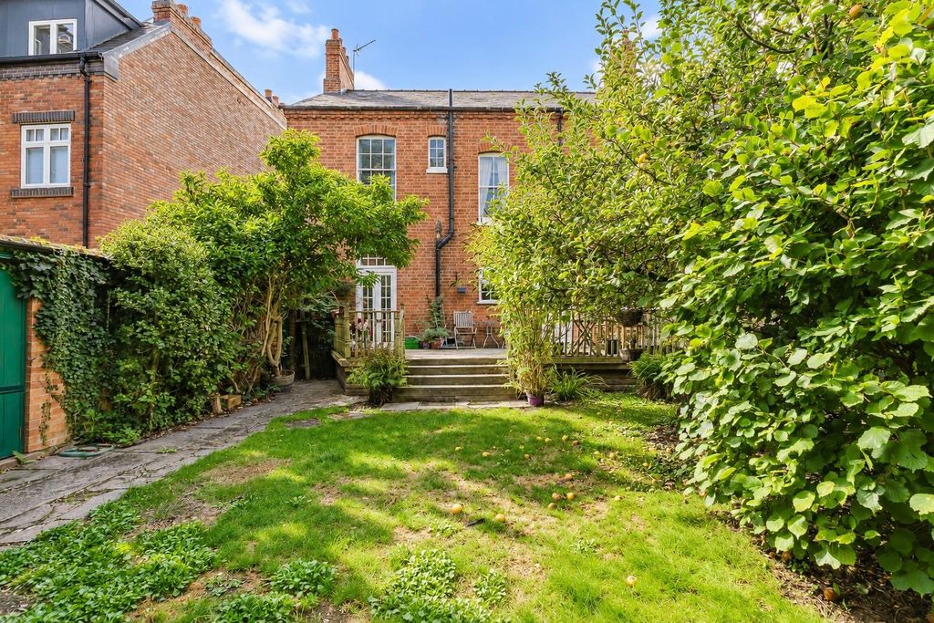 Property photo 3 of 17 14 High Street Outside8.Jpg