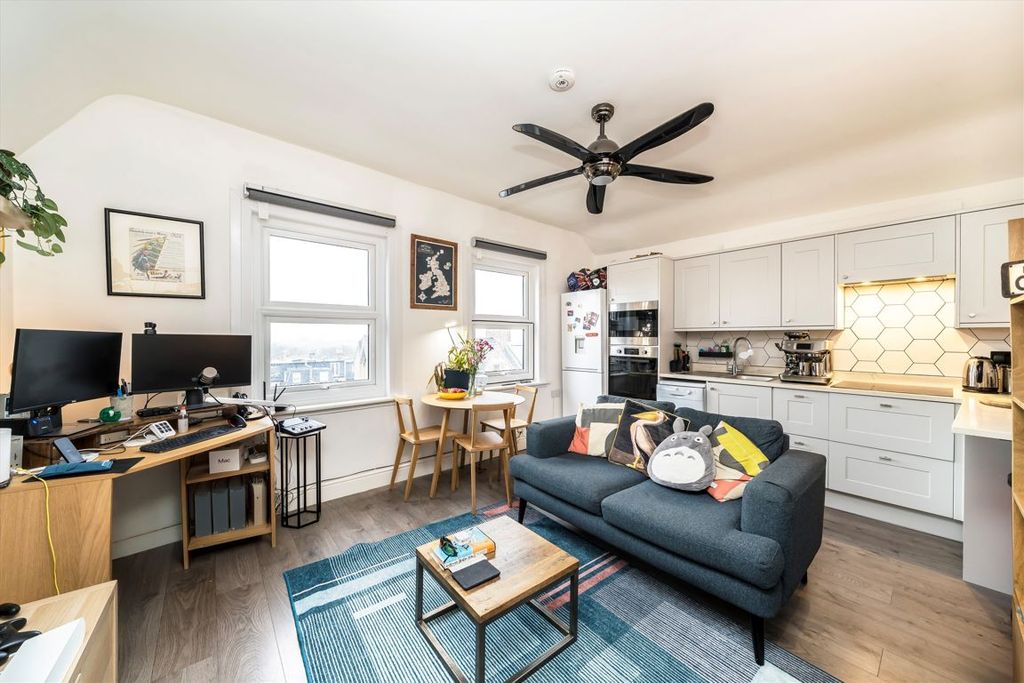 Property photo 1 of 4