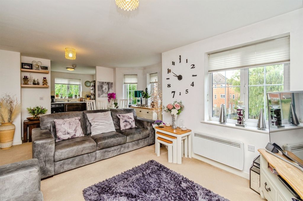 Property photo 3 of 17