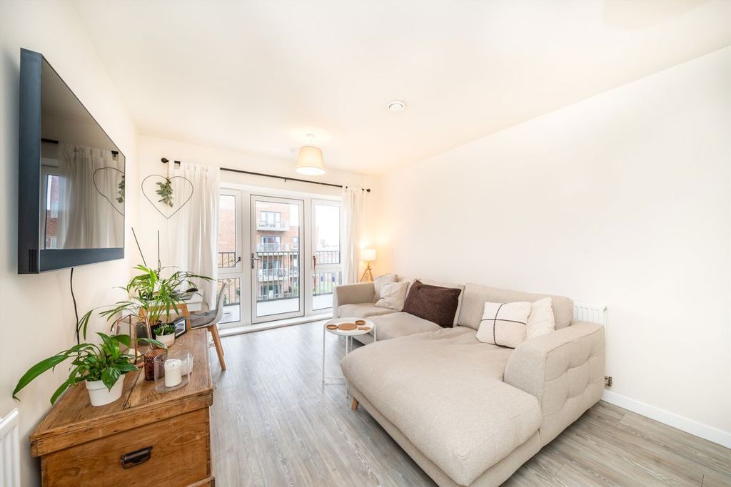 Property photo 2 of 8