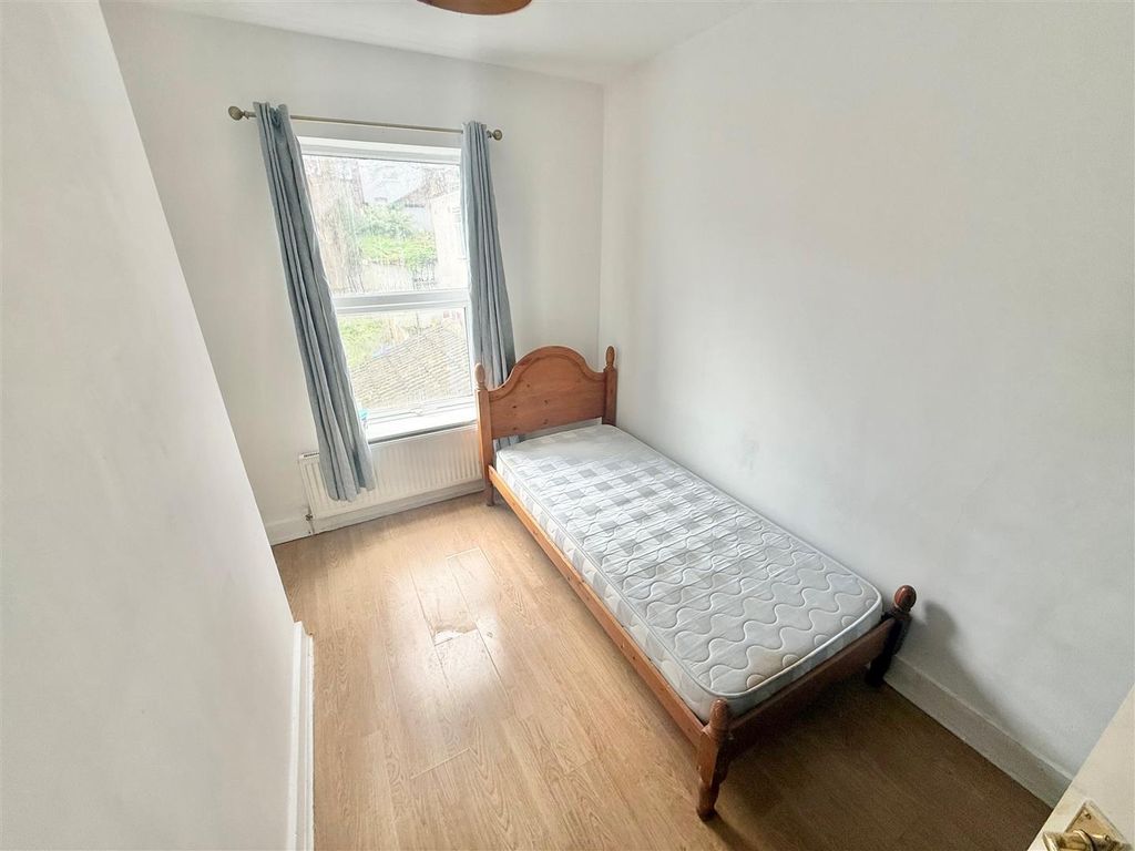 Property photo 2 of 7 Bedroom 2